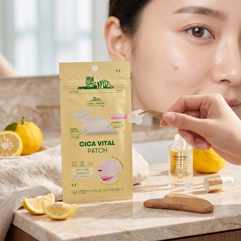 Skin TOGO VT-Cosmetics Cica Vital hydrocolloid acne patches with Vitamin C and Centella Asiatica for spot treatment.